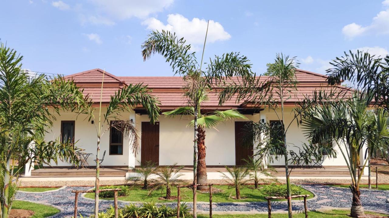 Isan Golf & Adventure Hotel Udon Thani Exterior foto