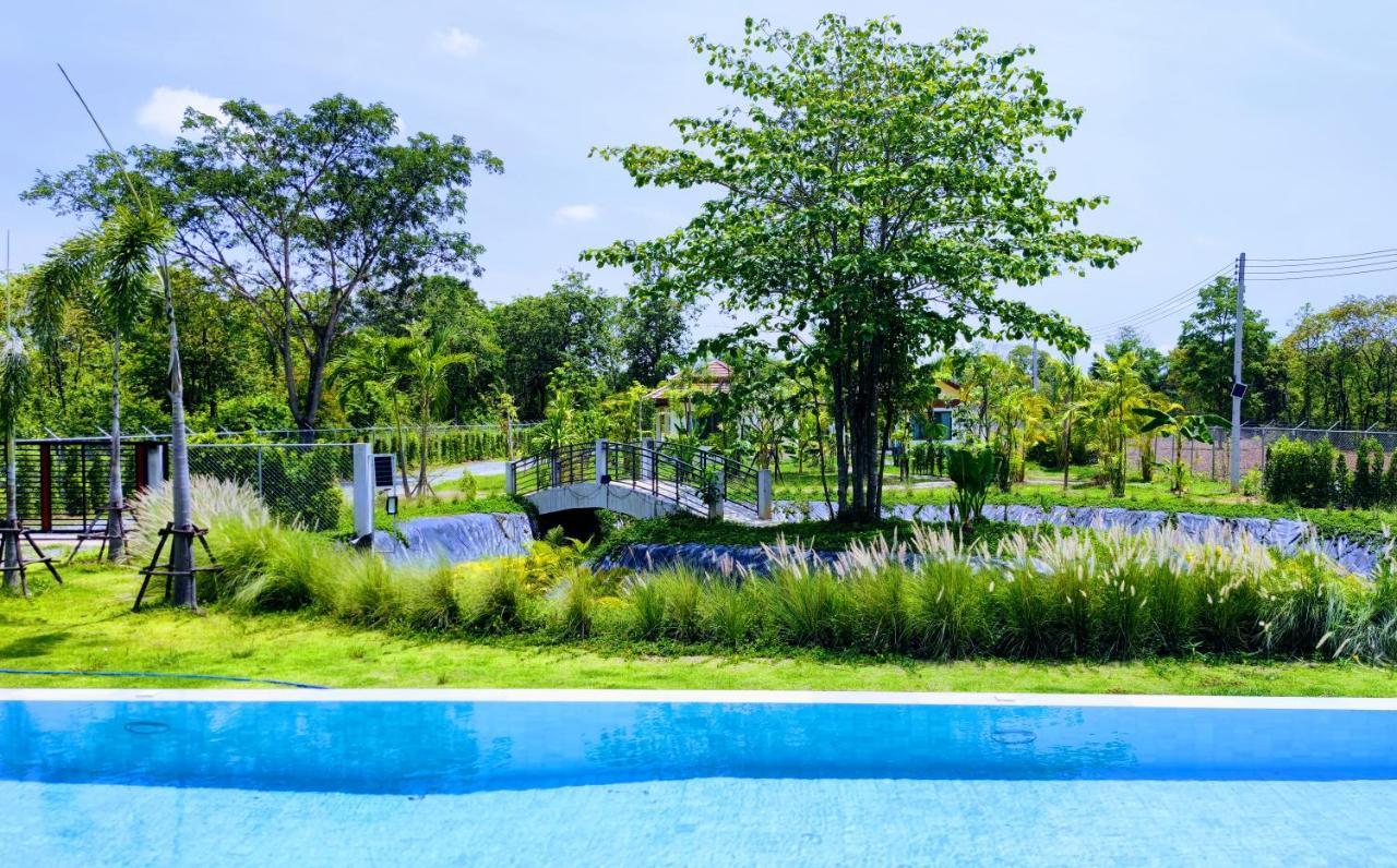 Isan Golf & Adventure Hotel Udon Thani Exterior foto