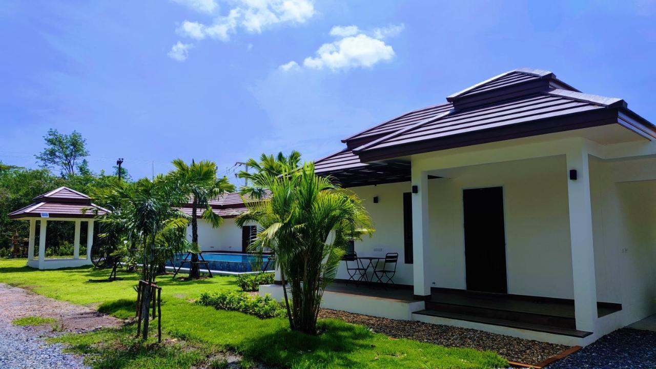 Isan Golf & Adventure Hotel Udon Thani Exterior foto