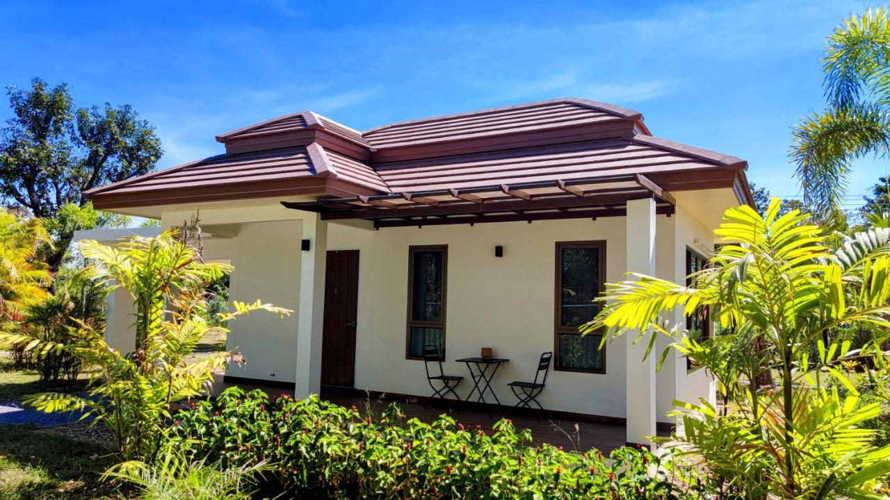 Isan Golf & Adventure Hotel Udon Thani Exterior foto