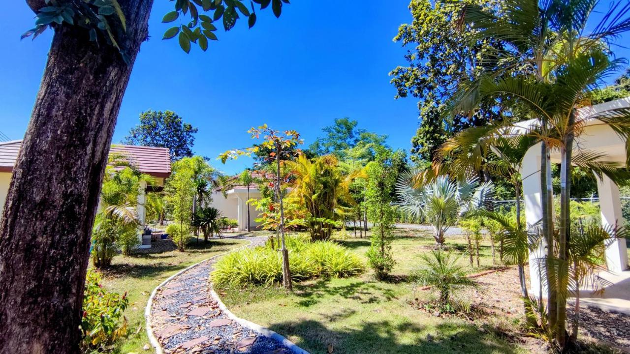 Isan Golf & Adventure Hotel Udon Thani Exterior foto